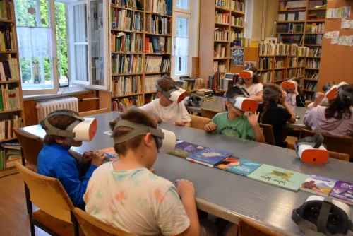 Mosolyogva tanulni - Virtuális valósággal a diákok fejlesztéséért (2024) cikk kiemelt képe