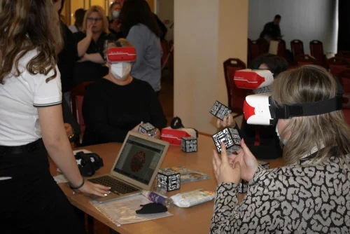 Gyökerek és szárnyak (2021-2022) cikk kiemelt képe